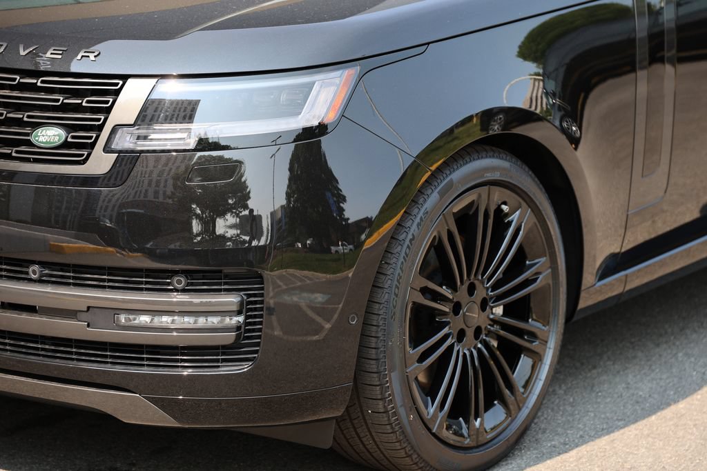 New 2026 Land Rover Range Rover Long Wheelbase SE AWD/4WD image 6