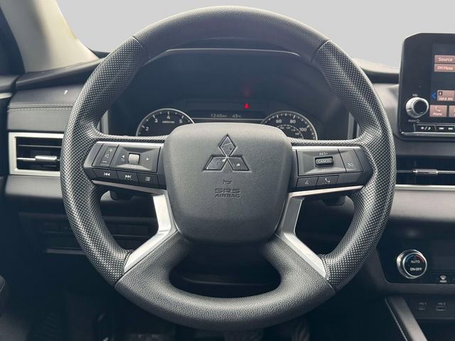 Used 2022 Mitsubishi Outlander ES image 18