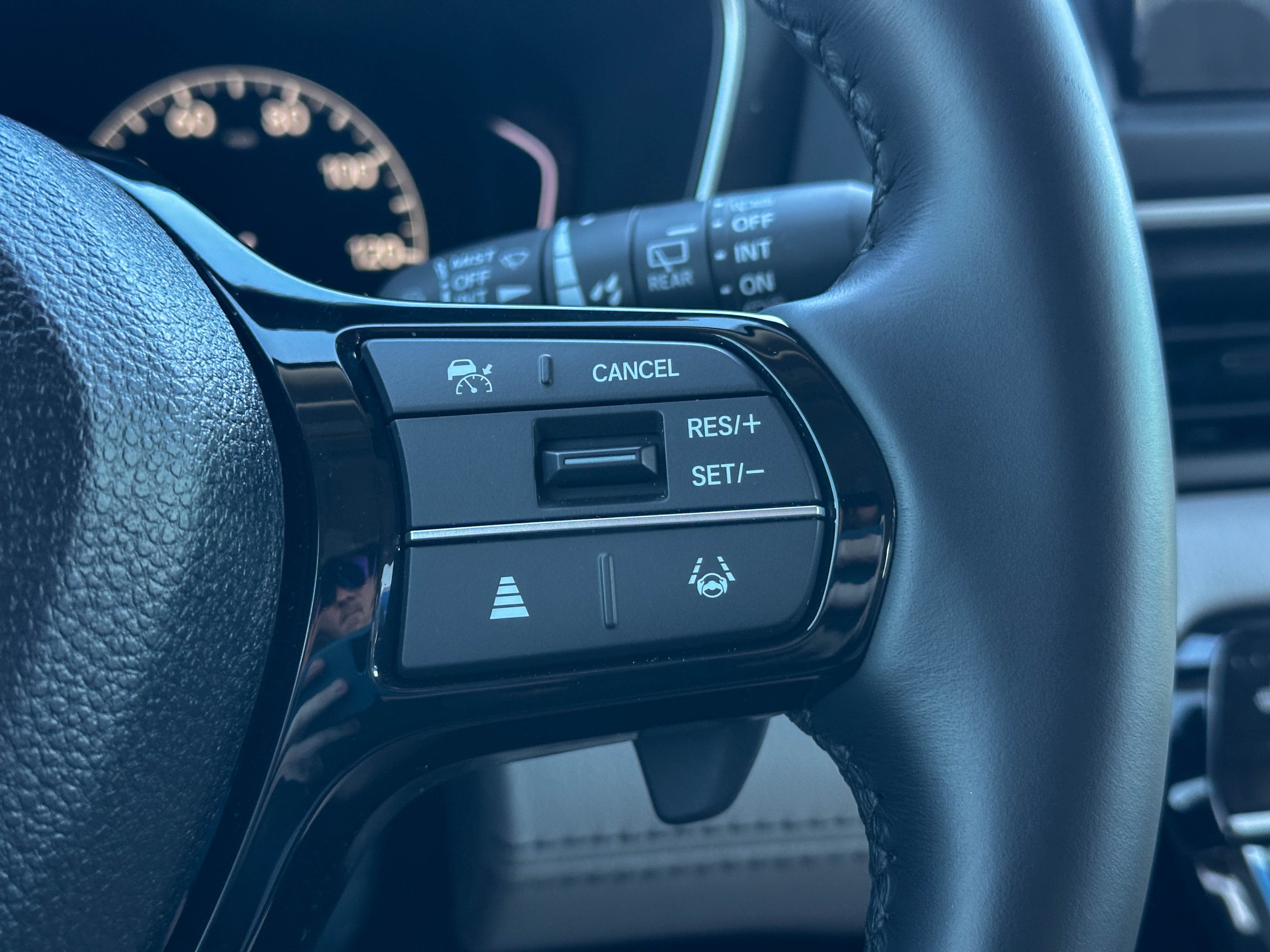 Used 2025 Honda Pilot Touring image 32