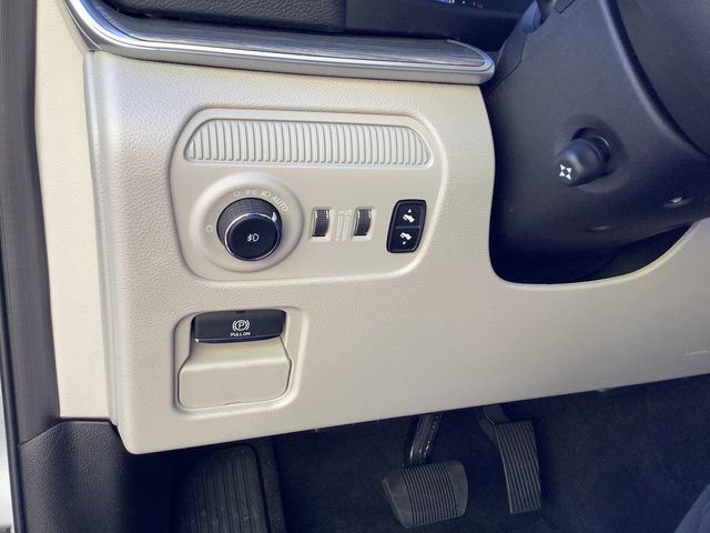 New 2023 Jeep Wagoneer Series III w/ Preferred Equipment Group image 15