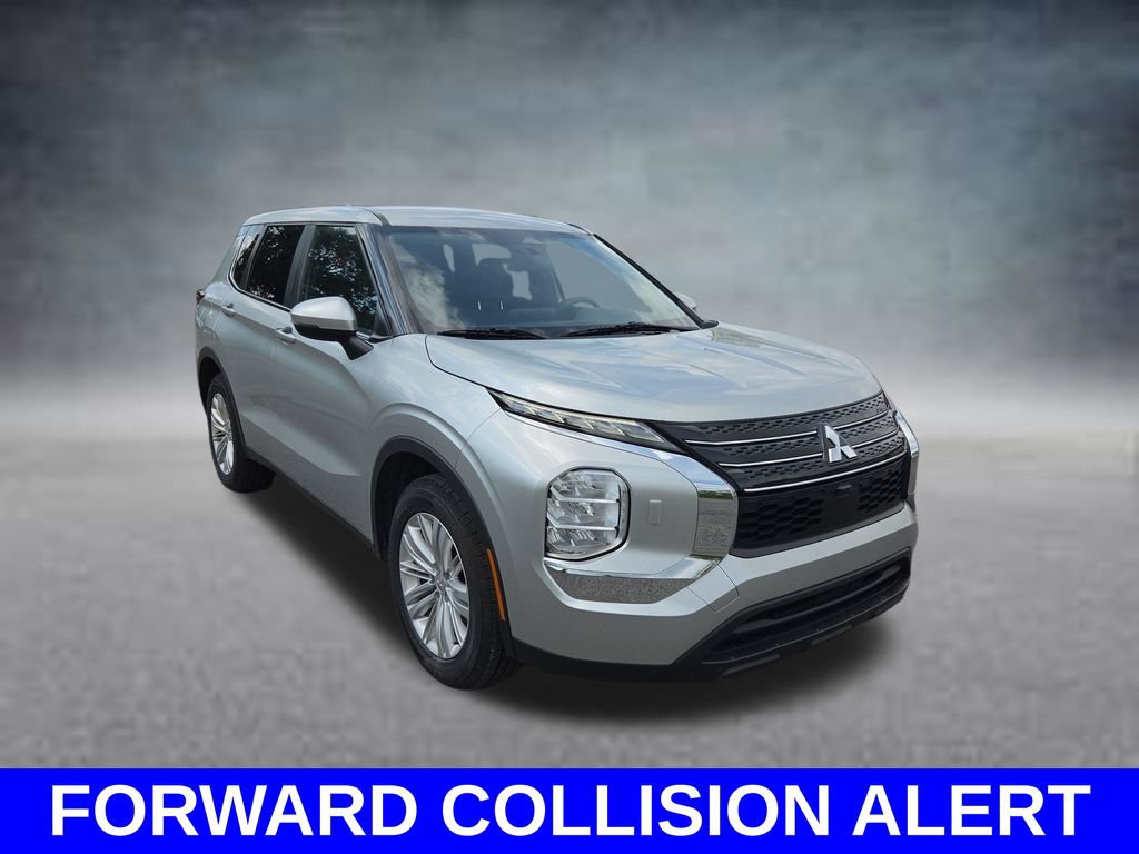 Used 2022 Mitsubishi Outlander ES AWD/4WD image 3