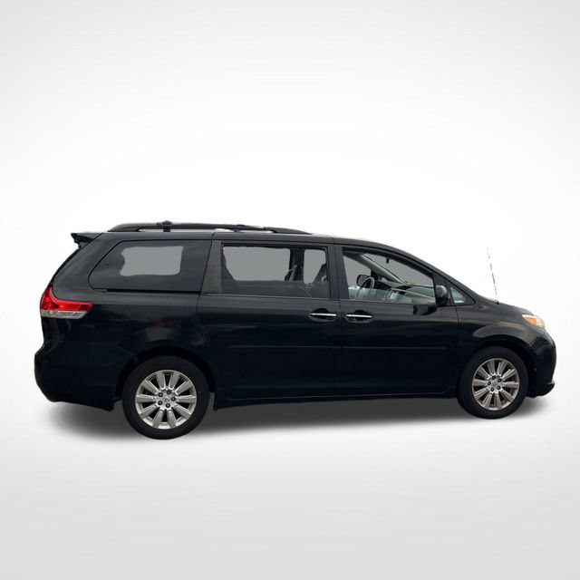 Used 2014 Toyota Sienna XLE w/ Entertainment Package AWD/4WD image 3