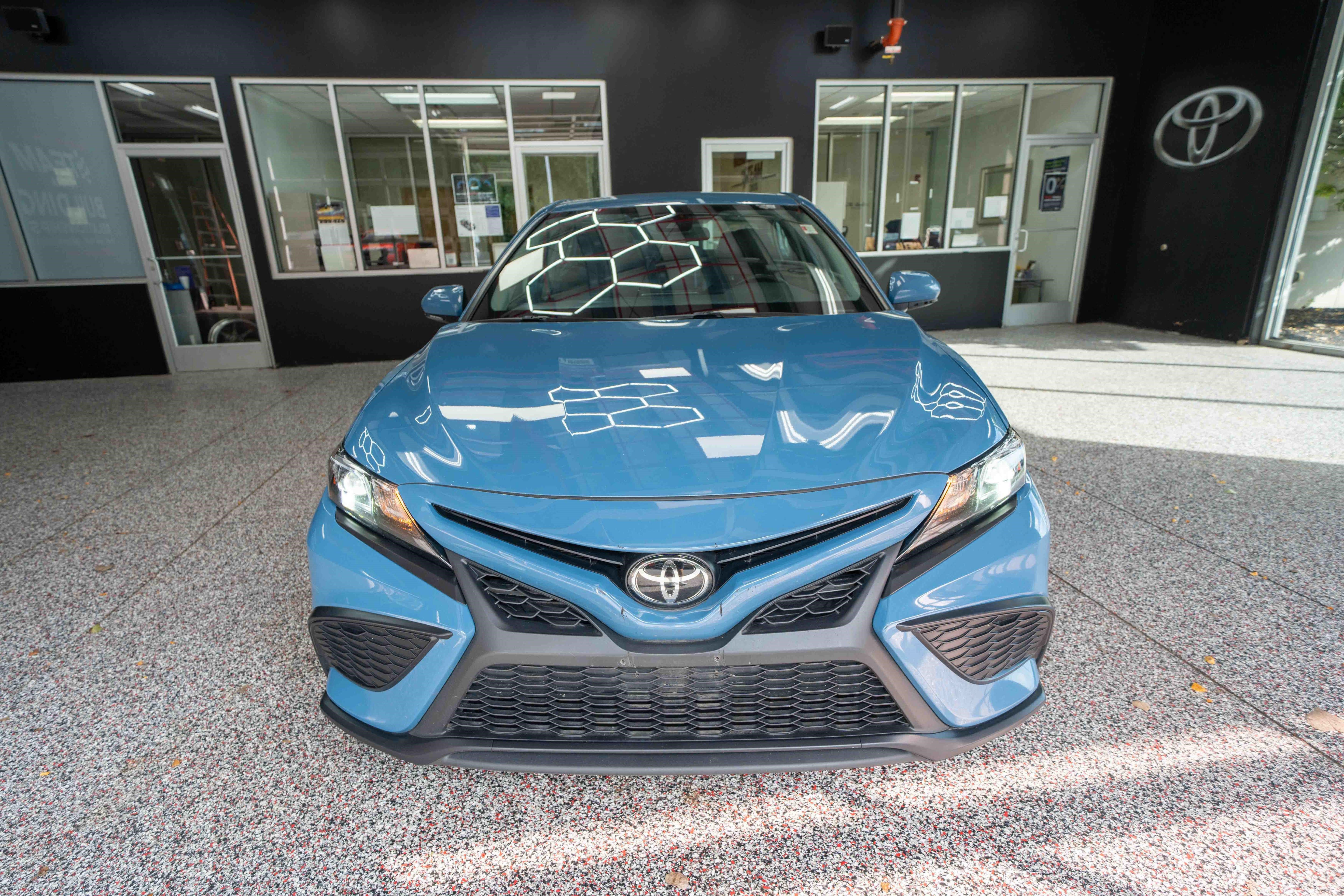 Used 2024 Toyota Camry SE FWD image 6