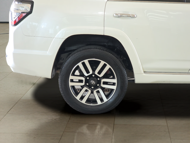 Used 2022 Toyota 4Runner Limited AWD/4WD image 31