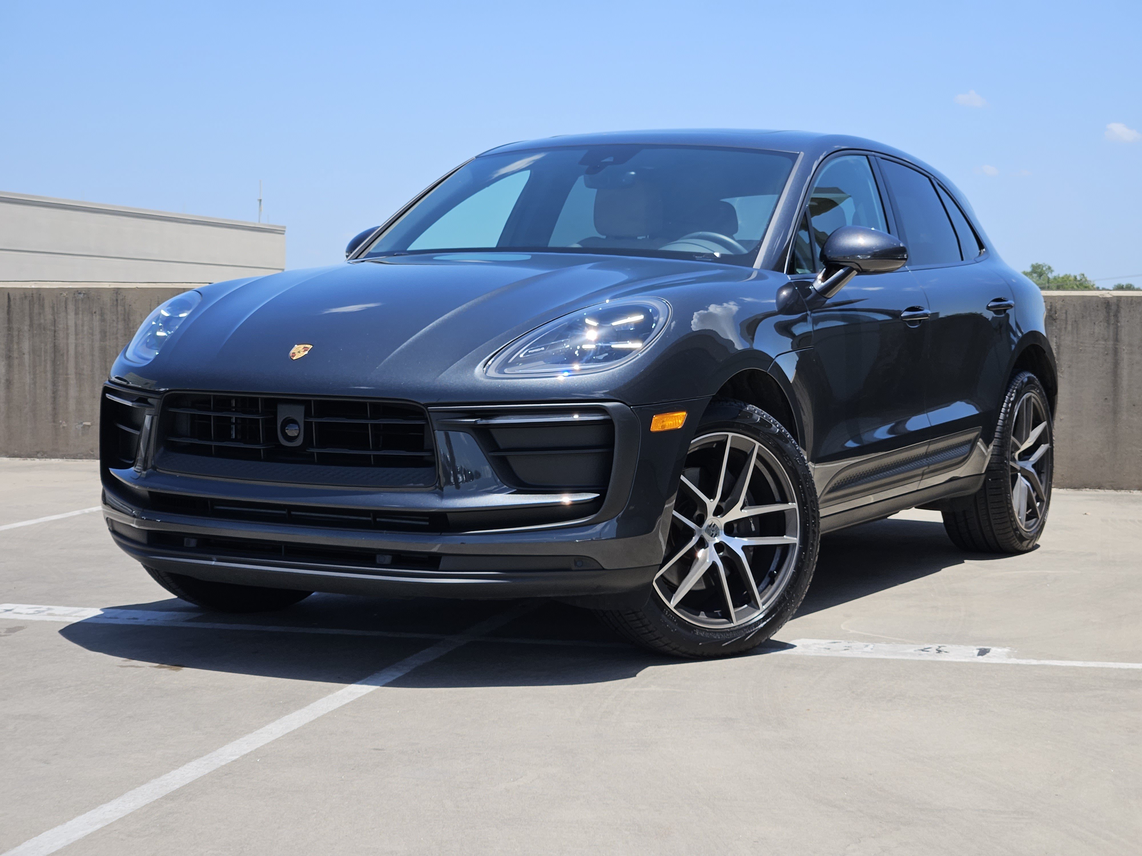 Certified 2026 Porsche Macan AWD/4WD image 1