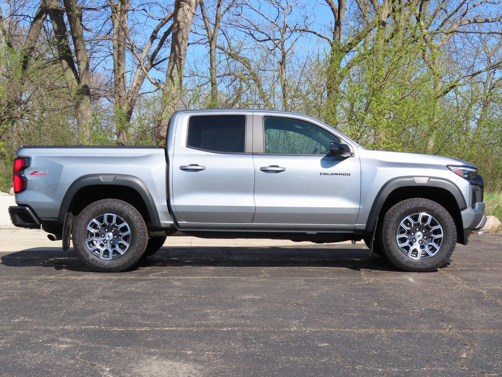 Certified 2023 Chevrolet Colorado Z71 w/ Z71 Convenience Package 2 AWD/4WD image 2