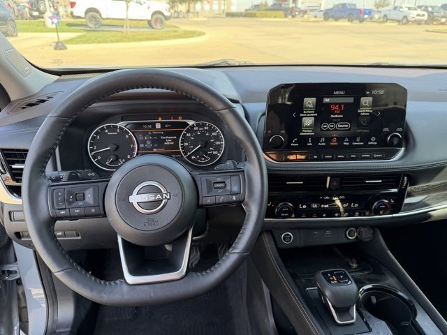 Used 2022 Nissan Rogue SL w/ SL Premium Package image 12