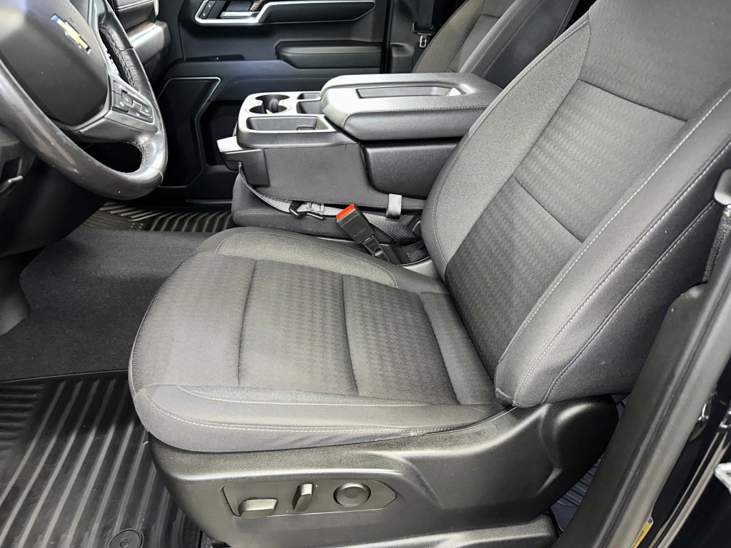 Certified 2022 Chevrolet Silverado 1500 LT image 2