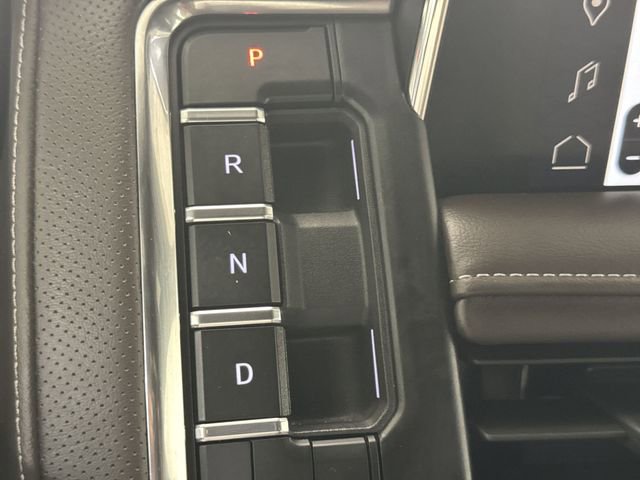 Certified 2024 GMC Yukon SLT w/ SLT Luxury Package image 16