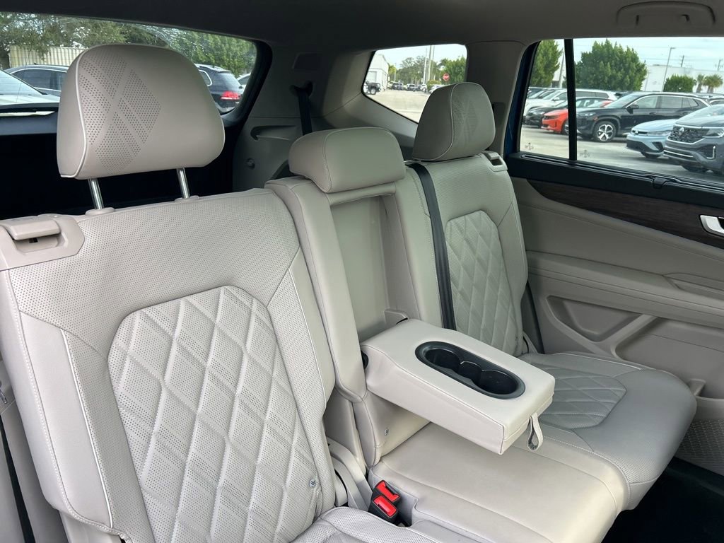 Certified 2025 Volkswagen Atlas SEL Premium R-Line image 53