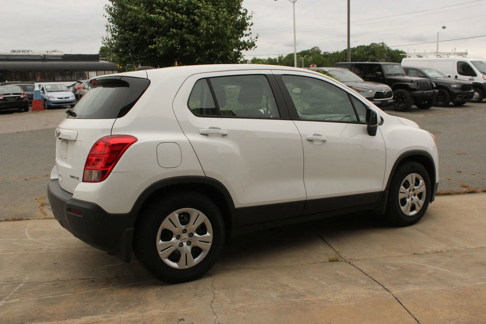 Used 2016 Chevrolet Trax LS w/ LPO, Protection Package FWD image 5
