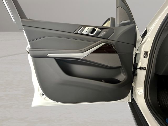 New 2026 BMW X5 xDrive40i w/ Premium Package AWD/4WD image 9