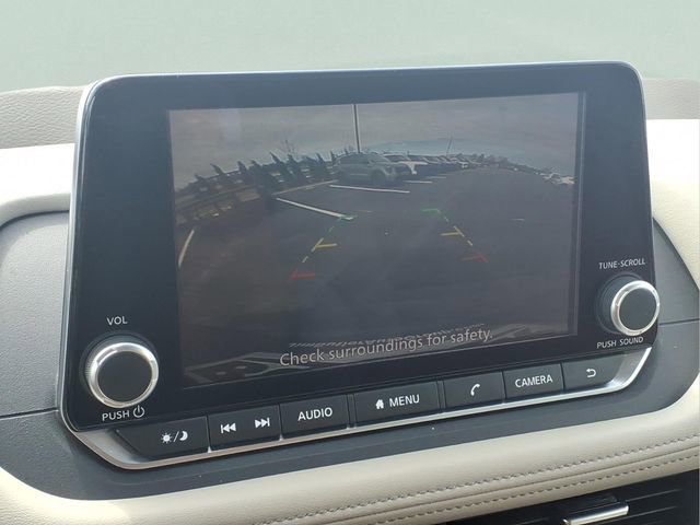 Used 2025 Nissan Rogue SV image 9