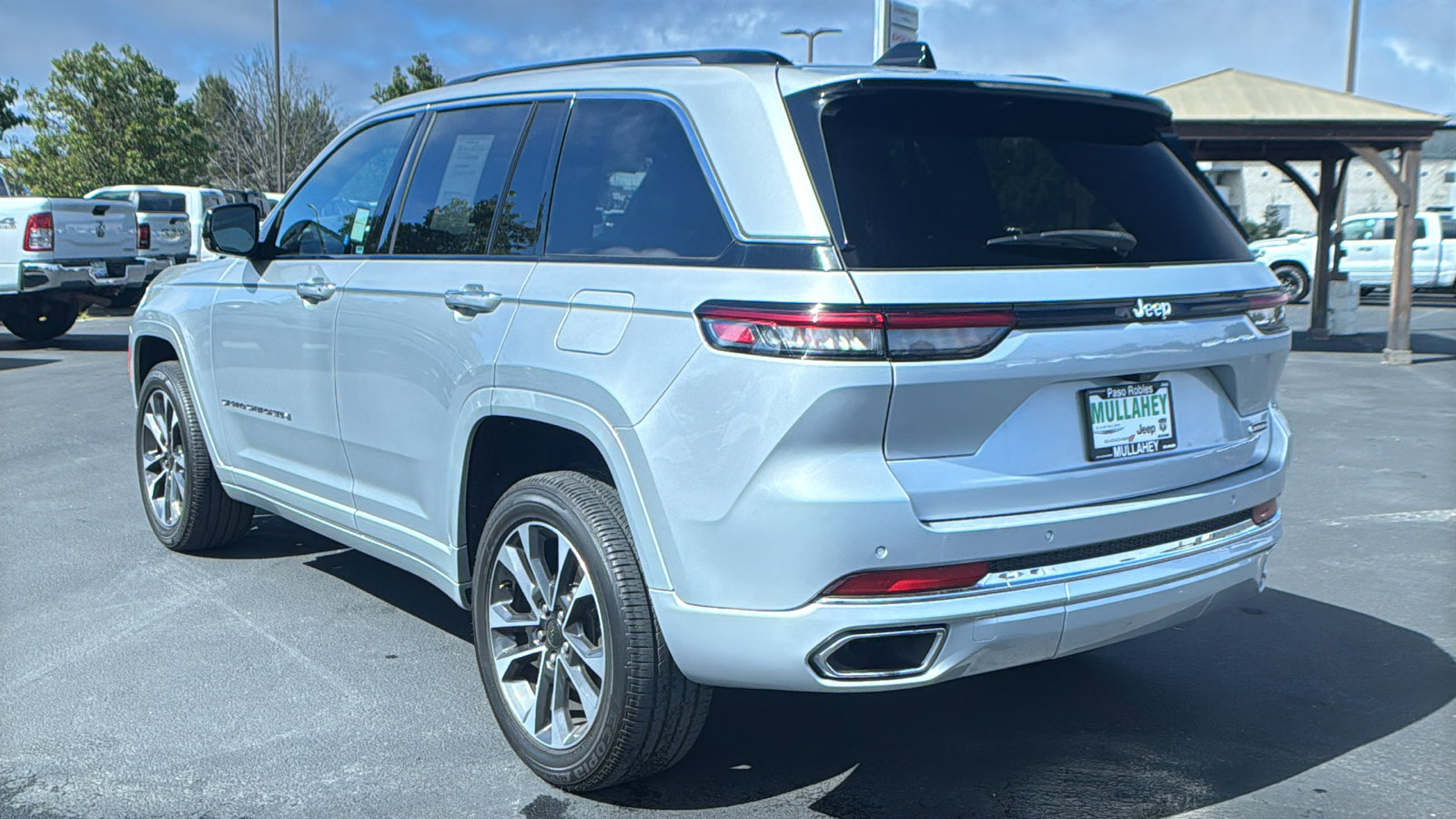 Used 2023 Jeep Grand Cherokee Overland image 5