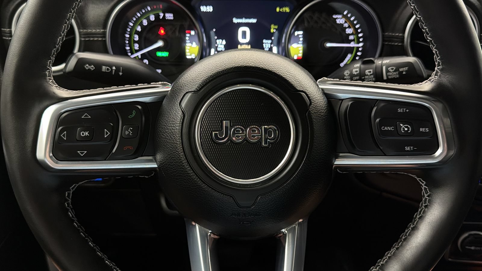 Used 2023 Jeep Wrangler Unlimited Sahara w/ Cold Weather Group AWD/4WD image 28