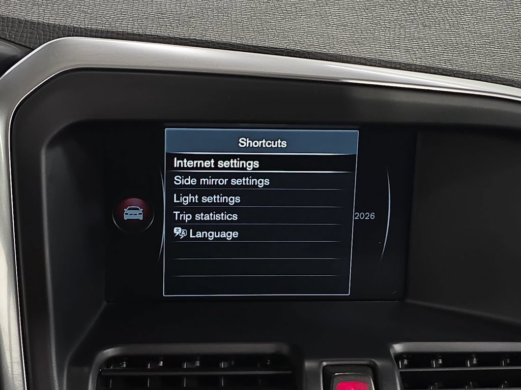 Used 2016 Volvo XC60 T5 Premier w/ Proximity Package FWD image 17