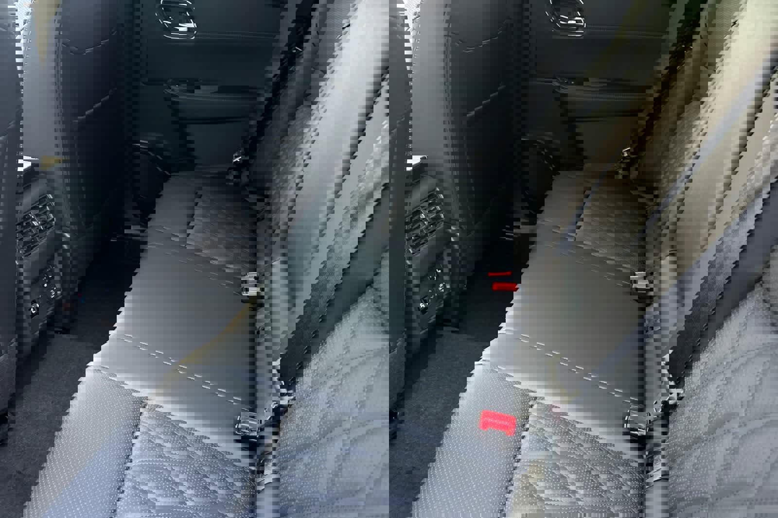 New 2026 Nissan Rogue Platinum image 5