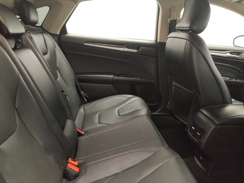 Used 2019 Ford Fusion Titanium image 19