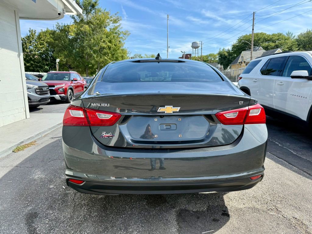 Used 2017 Chevrolet Malibu LT image 14