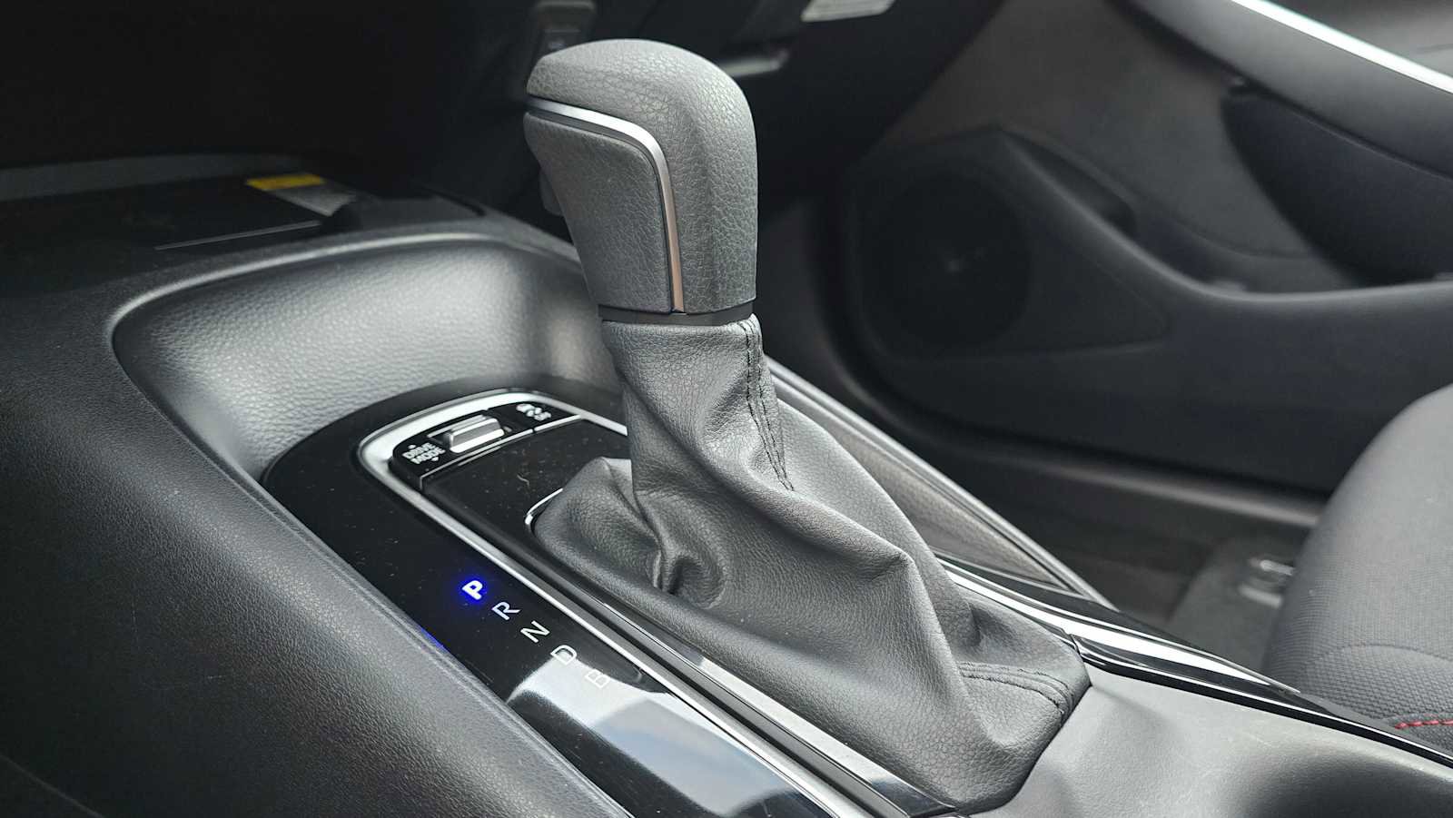 Certified 2025 Toyota Corolla SE image 30