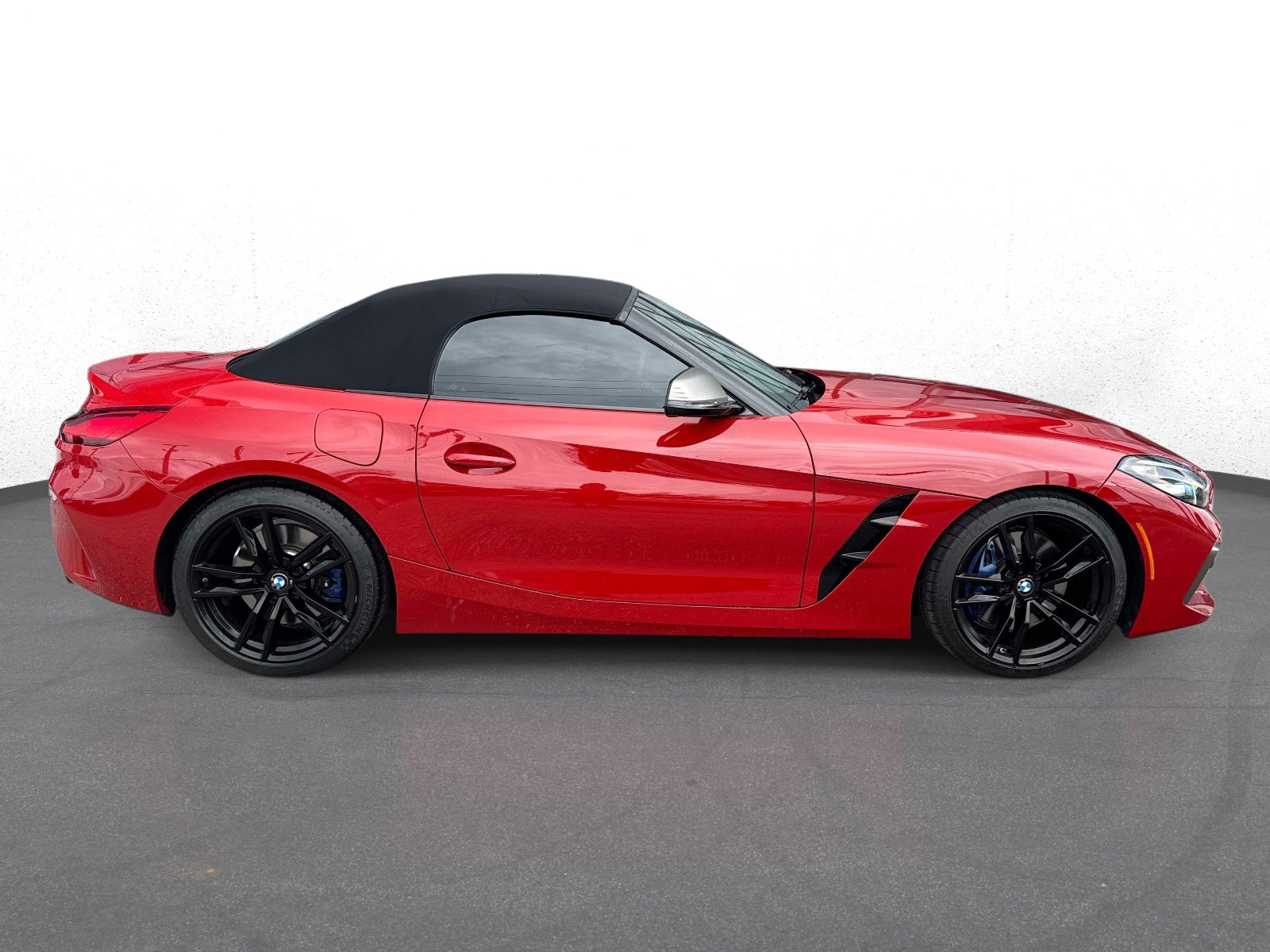 Used 2021 BMW Z4 M40i RWD image 2