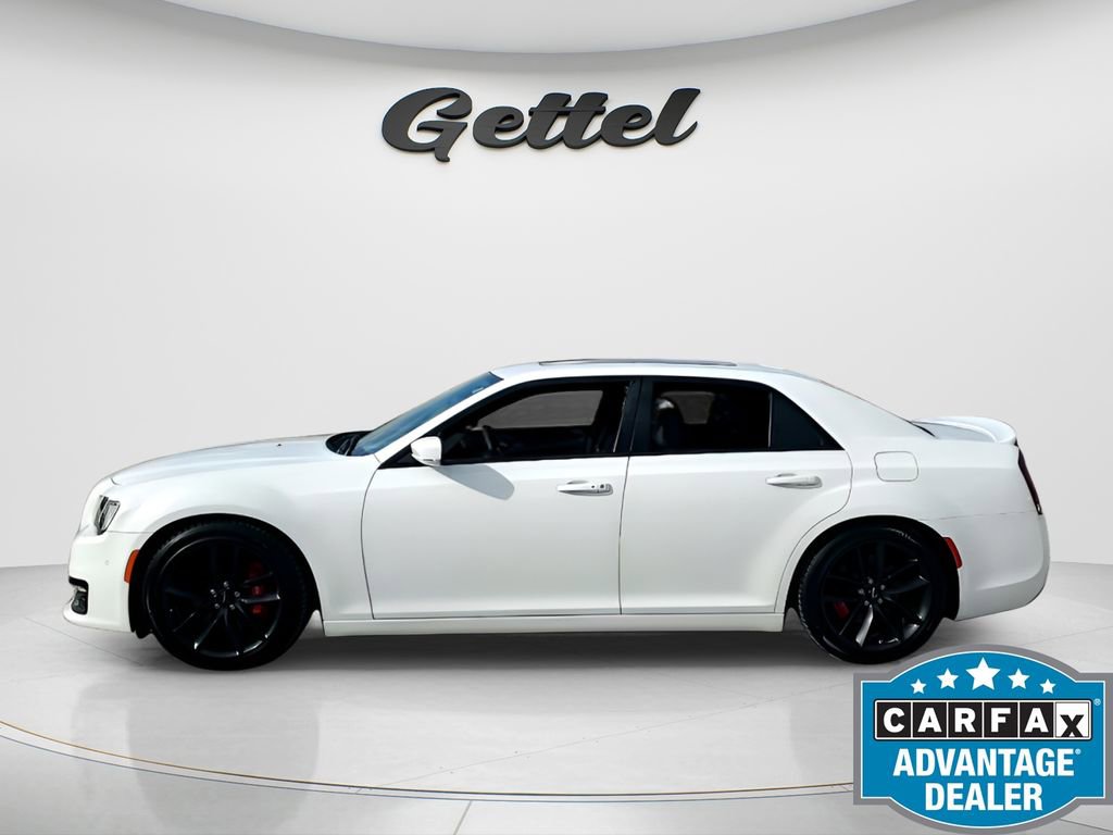 Used 2023 Chrysler 300 C image 2