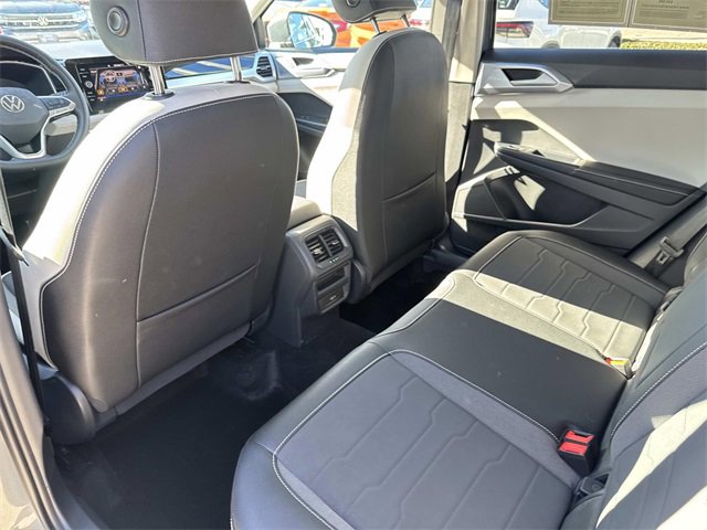 Certified 2025 Volkswagen Taos SE w/ Panoramic Sunroof Package image 10