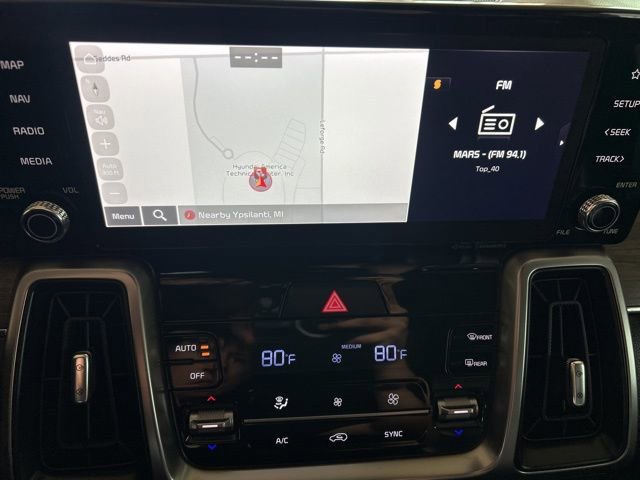 Used 2023 Kia Sorento EX w/ Panoramic Sunroof Package image 9