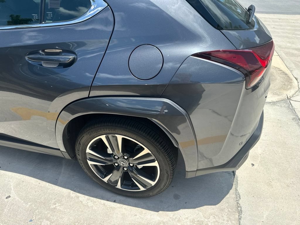 Certified 2025 Lexus UX 300h FWD w/ Accessory Package (Z2) image 8