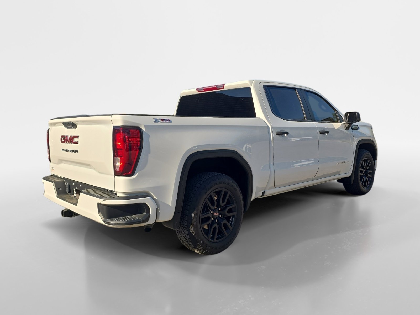 Used 2024 GMC Sierra 1500 Pro w/ Graphite Edition AWD/4WD image 5