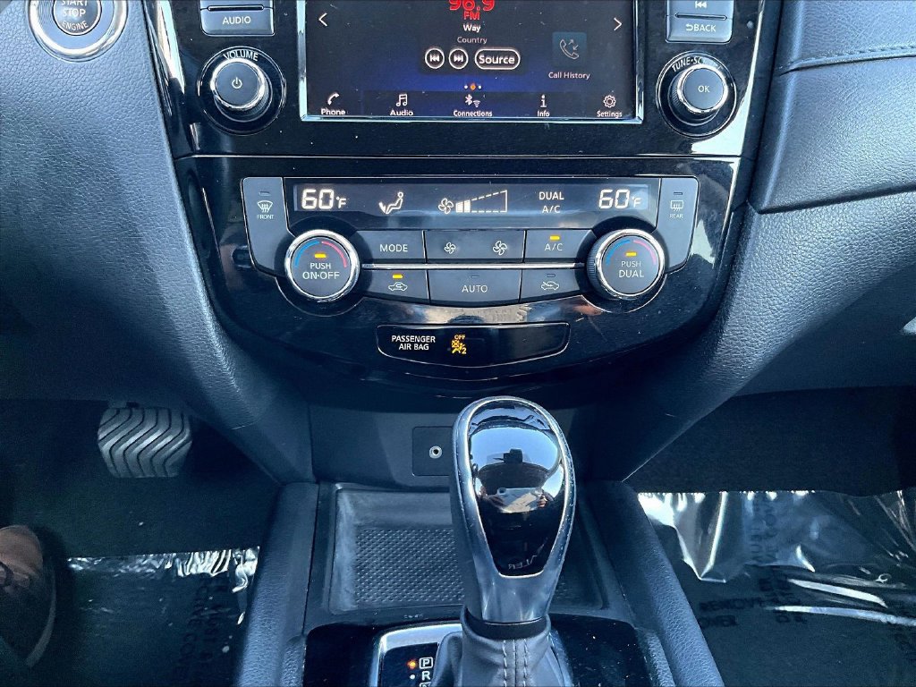 Used 2020 Nissan Rogue SV AWD/4WD image 15
