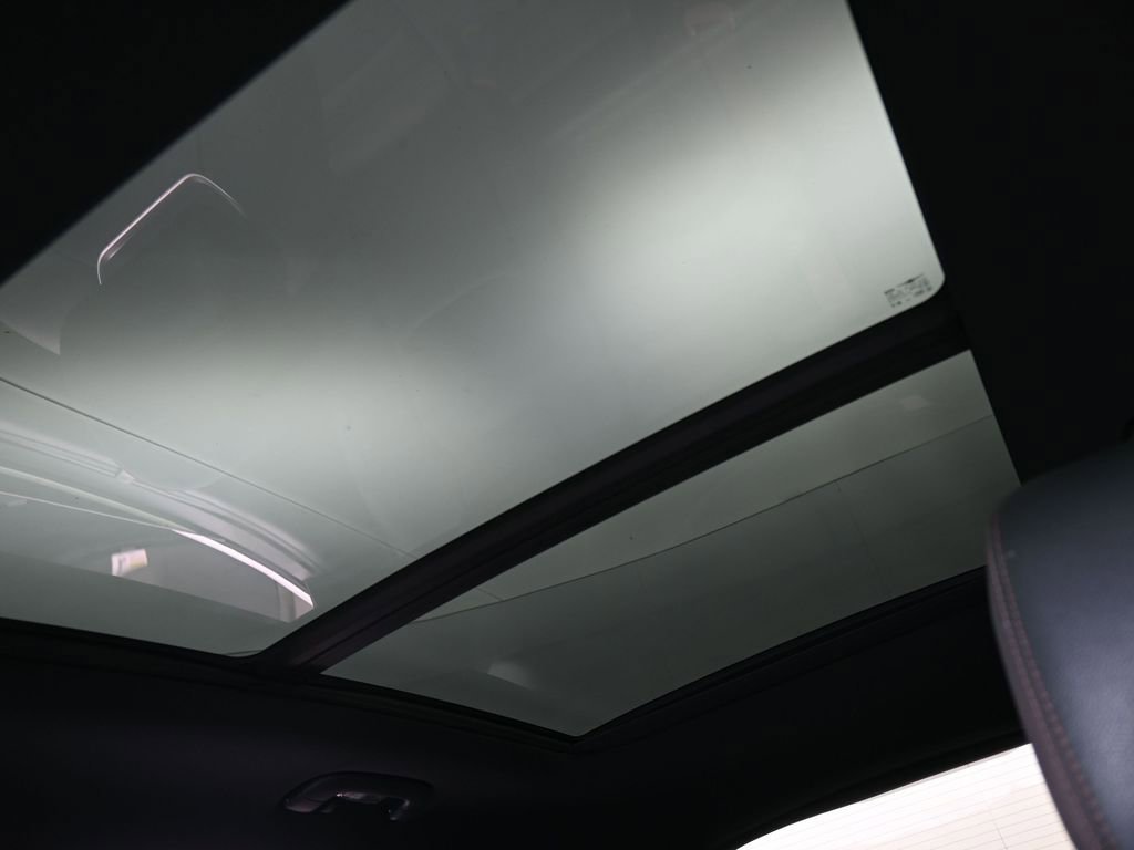 Used 2022 Genesis GV70 2.5T w/ Advanced Package image 31