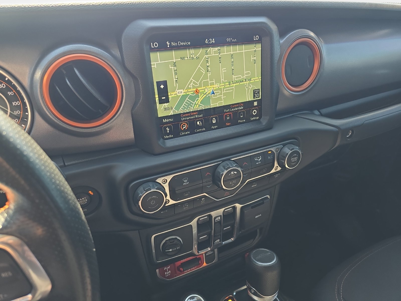 Used 2023 Jeep Gladiator Mojave AWD/4WD image 25