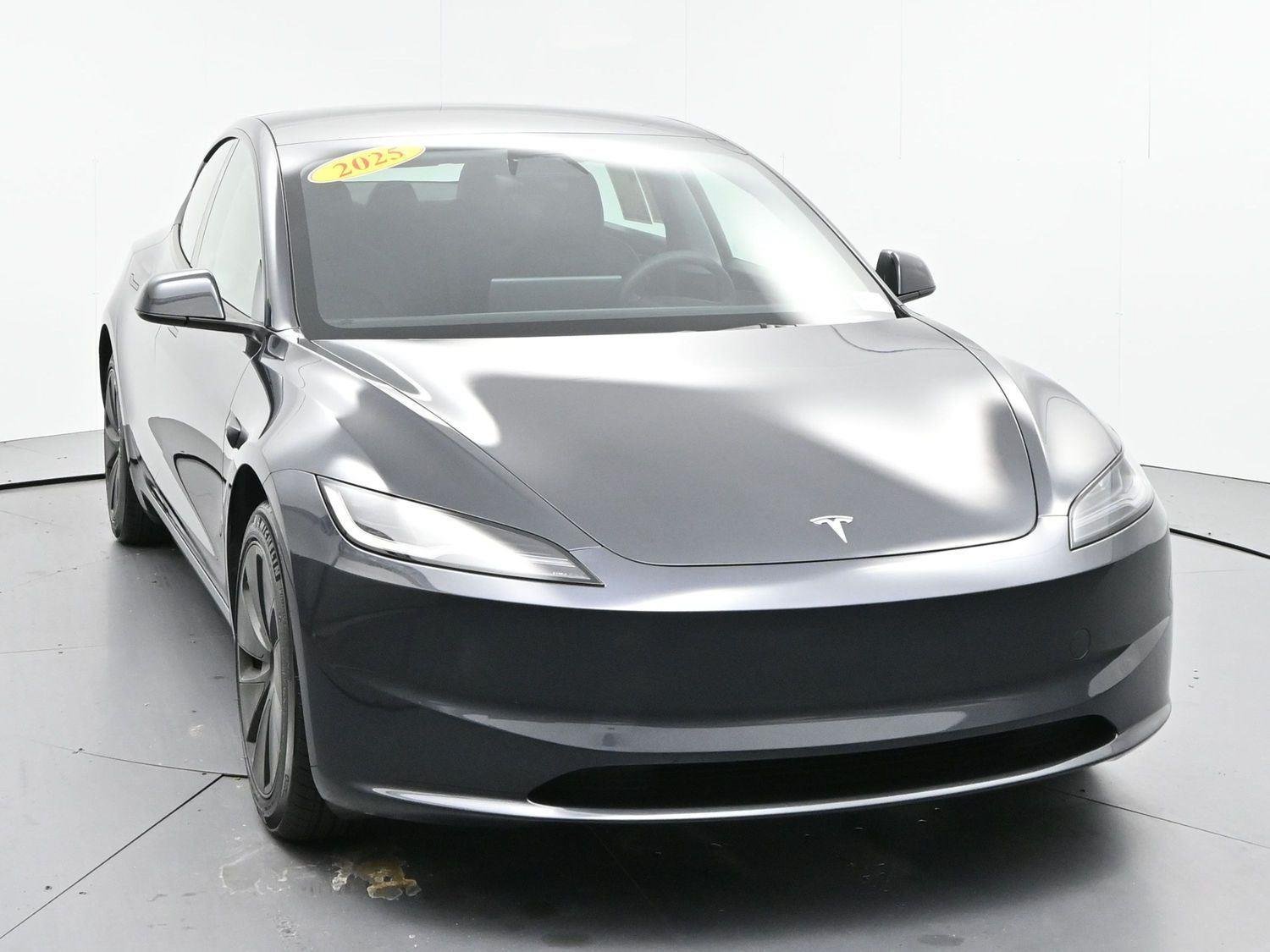 Used 2025 Tesla Model 3 Long Range RWD image 2