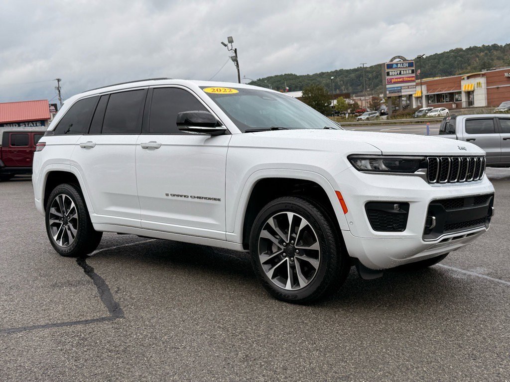 Used 2022 Jeep Grand Cherokee Overland w/ Luxury Tech Group IV image 8