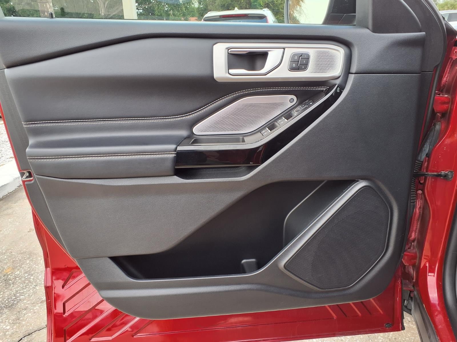 Used 2022 Ford Explorer ST w/ Equipment Group 401A AWD/4WD image 24