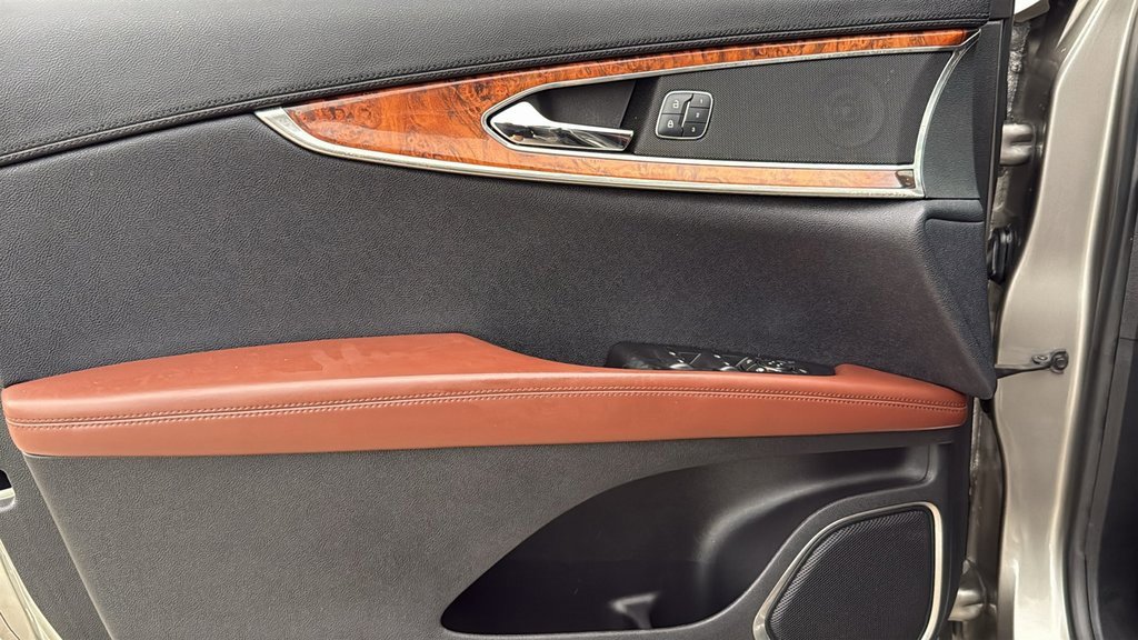 Used 2017 Lincoln MKX Reserve image 12