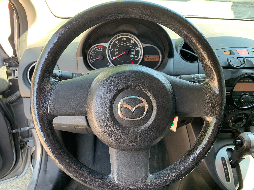 Used 2014 MAZDA MAZDA2 Sport FWD image 9