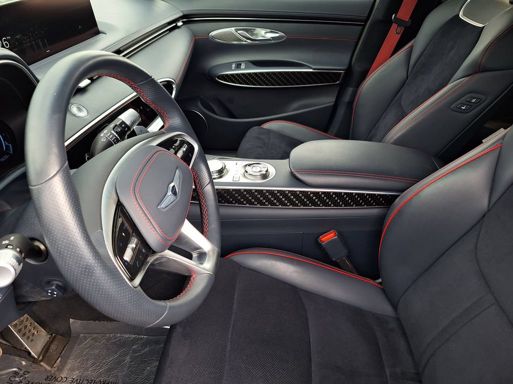 Used 2022 Genesis GV70 3.5T Sport w/ Sport Prestige Package AWD/4WD image 9