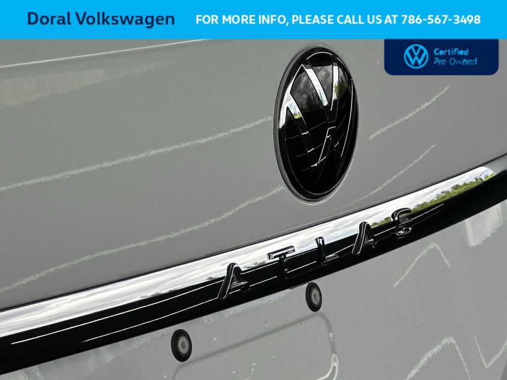 Certified 2023 Volkswagen Atlas SE w/ Panoramic Sunroof Package FWD image 10