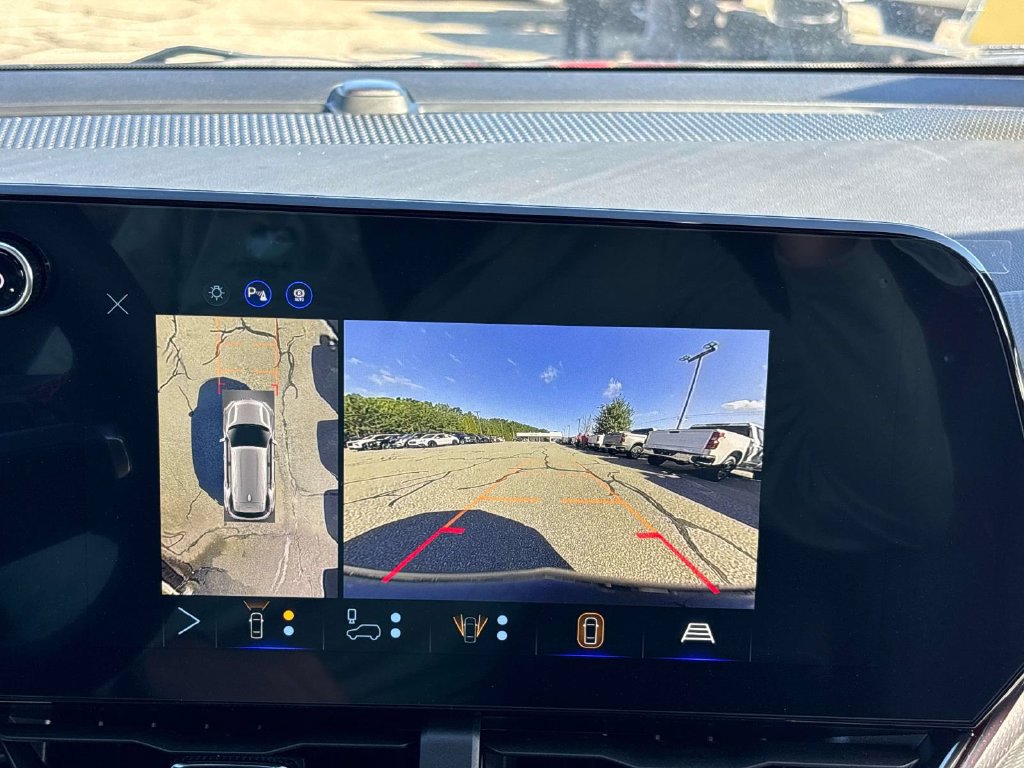New 2027 Chevrolet Equinox RS w/ Safety and Technology Package AWD/4WD image 15