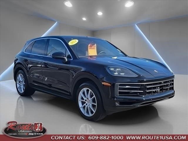 Used 2024 Porsche Cayenne image 1