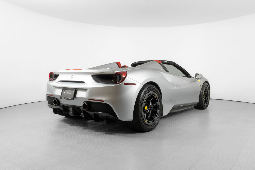 Used 2018 Ferrari 488 Spider image 6