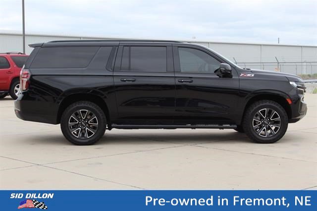 Certified 2022 Chevrolet Suburban Z71 w/ Luxury Package AWD/4WD image 3