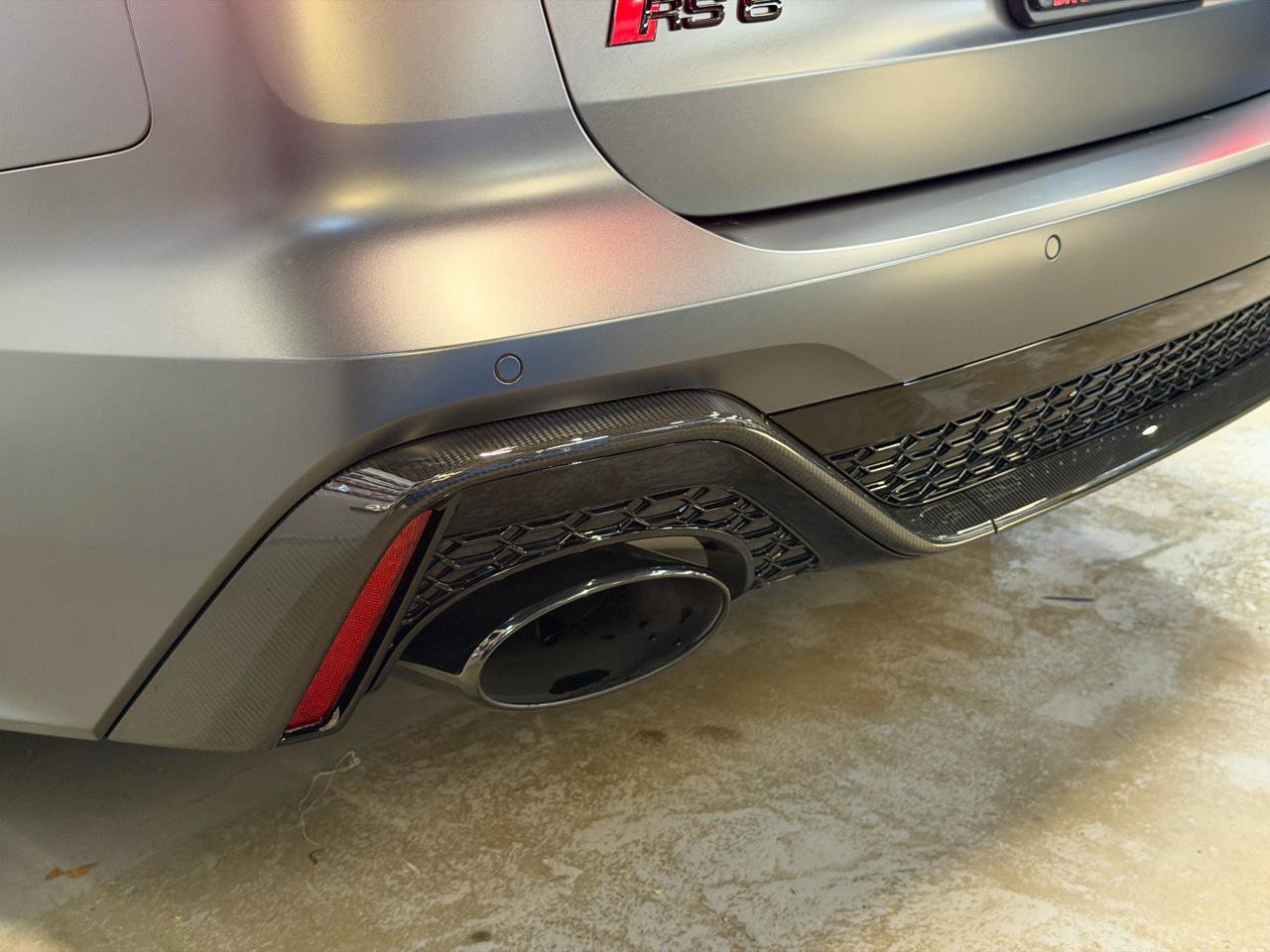 Used 2023 Audi RS 6 w/ Carbon Optic Package image 30