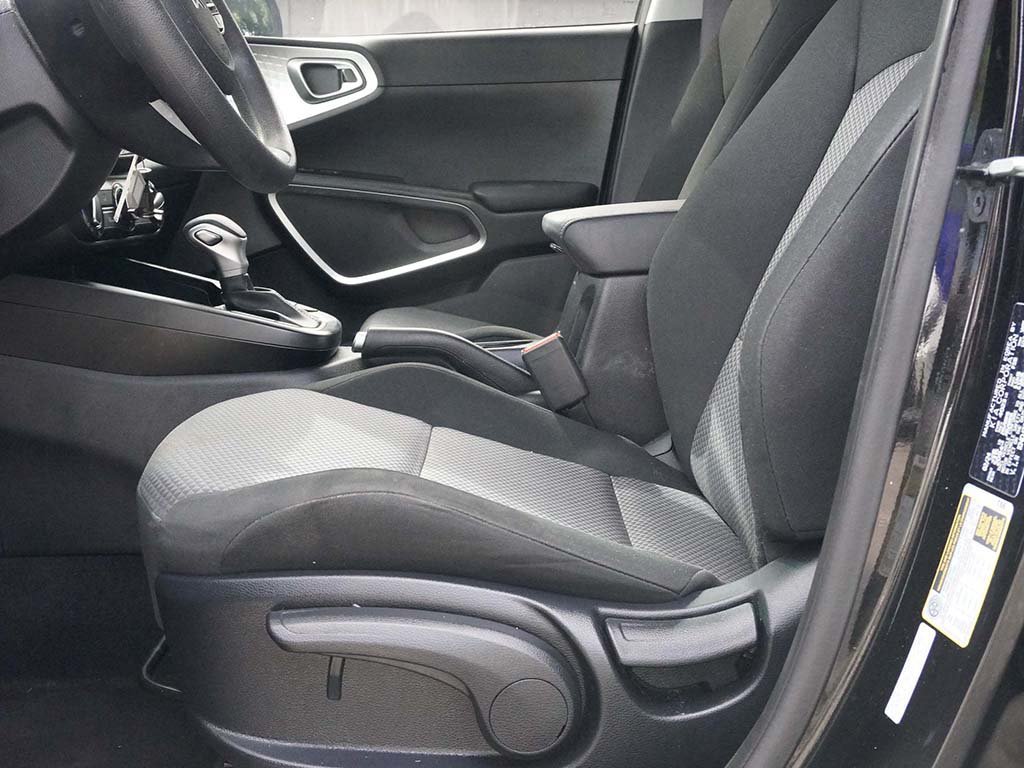 Used 2024 Kia Soul LX w/ Option Group 015 FWD image 26