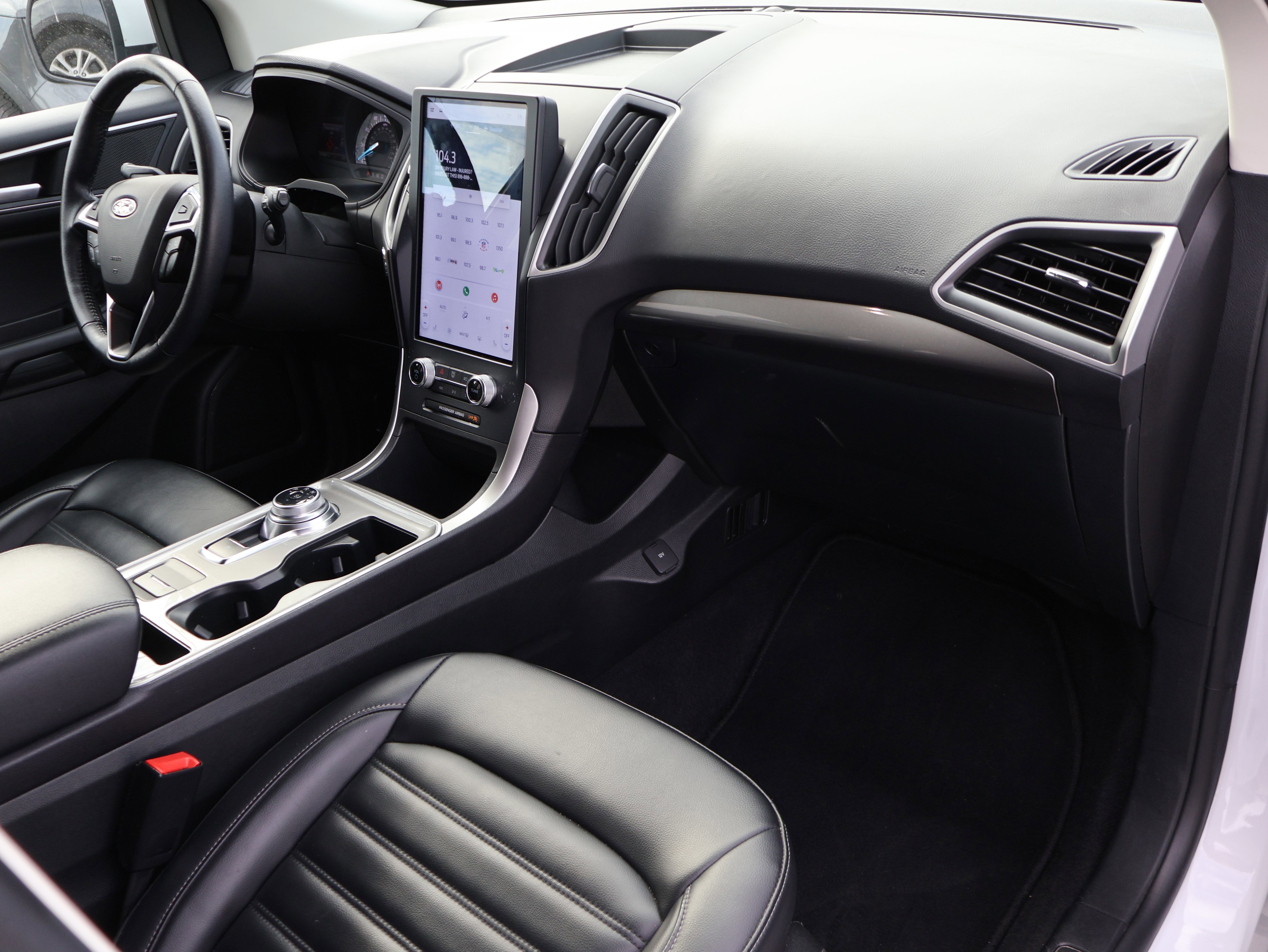 Used 2023 Ford Edge SEL image 10