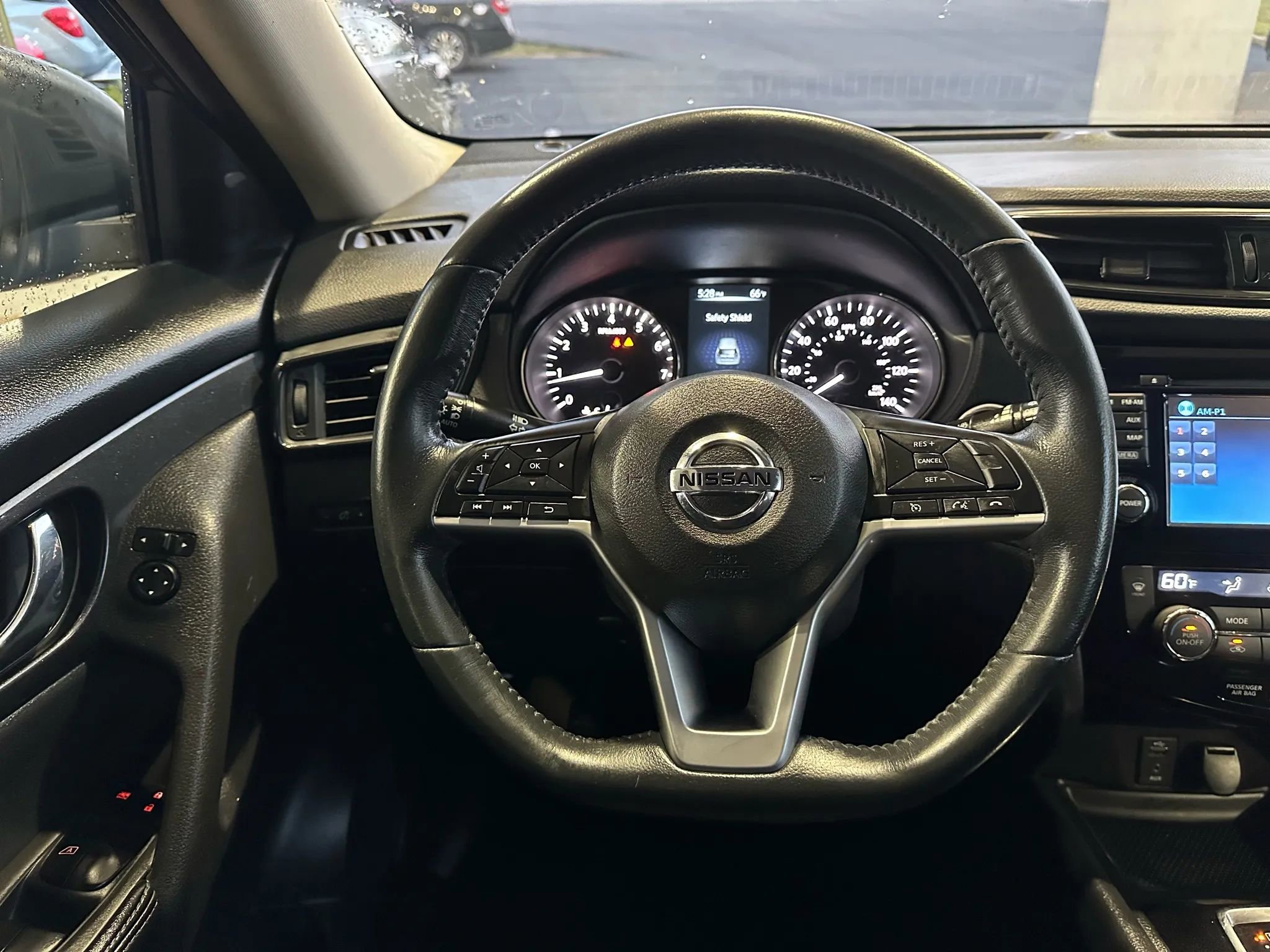 Used 2017 Nissan Rogue SV w/ SV Premium Package image 10