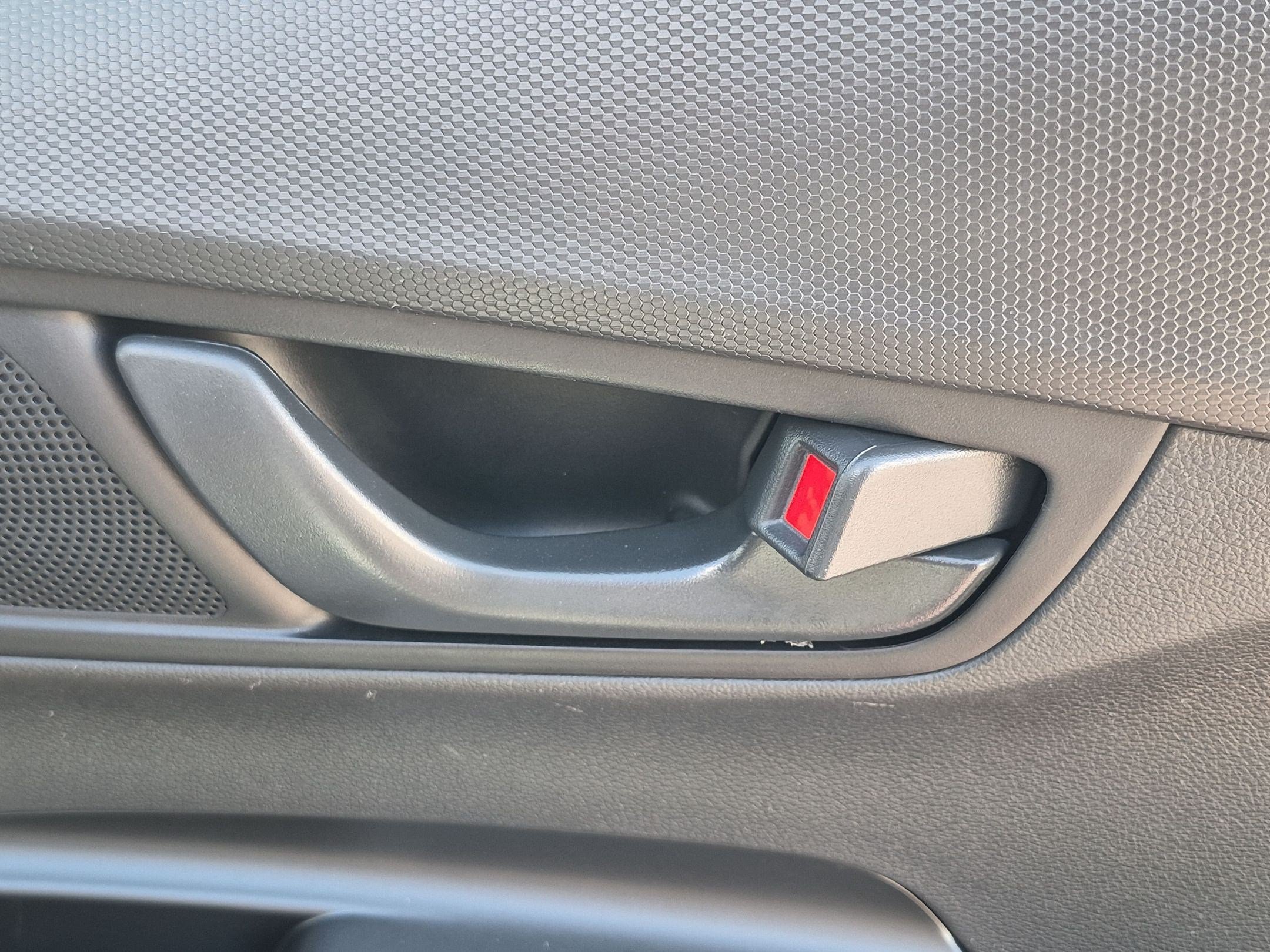 Used 2023 Hyundai Kona SEL AWD/4WD image 32