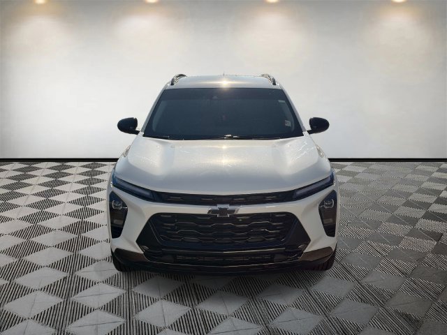 Used 2025 Chevrolet Trax ACTIV w/ Driver Confidence Package FWD image 3